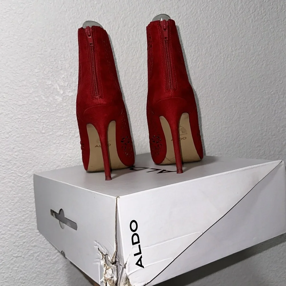 Heel Boot - Picture 5 of 8